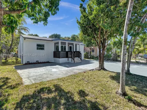 1260 NW 130th St, North Miami, FL 33167