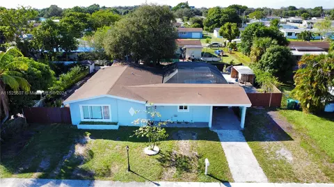 18600 NW 22nd Ct, Miami Gardens, FL 33056