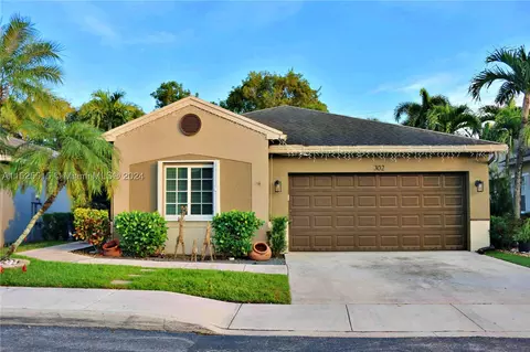 302 E Riverbend Dr, Sunrise, FL 33326