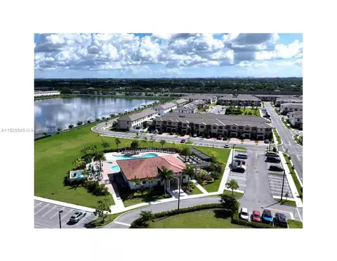 10846 W 33rd Ln, Hialeah, FL 33018