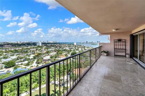 1800 NE 114th St #2102, Miami, FL 33181