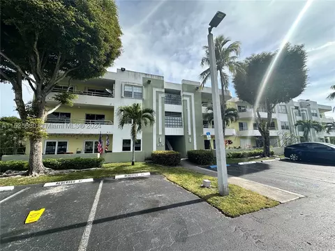10765 SW 108th Ave #101, Miami, FL 33176