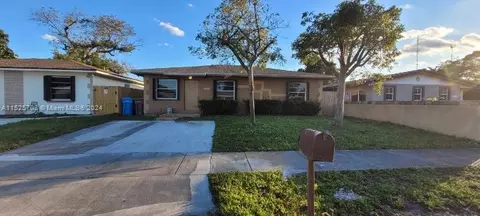 5716 SW 39th St, West Park, FL 33023