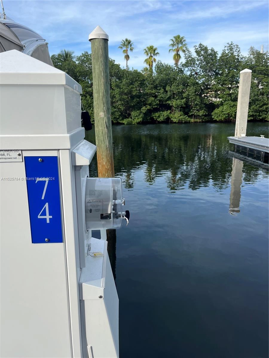 3575 Mystic Pointe Drslip 74  