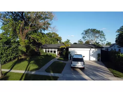 1921 N 55th Ave, Hollywood, FL 33021