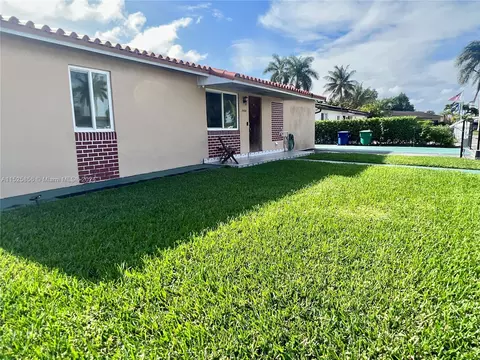 10820 SW 66th Dr, Miami, FL 33173