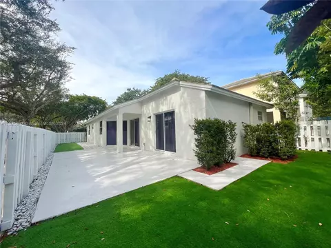 9833 NW 9th Ct, Plantation, FL 33324