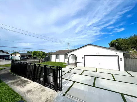 25601 SW 133rd Ct, Homestead, FL 33032