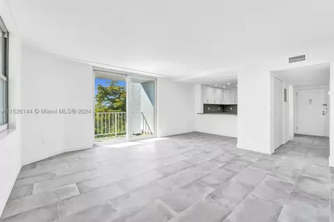 6900 Bay Dr #4D, Miami Beach, FL 33141