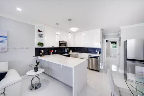 900 Atlantic Shores Blvd #219, Hallandale Beach, FL 33009