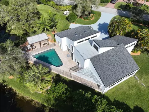 12300 NW 6th St, Plantation, FL 33325