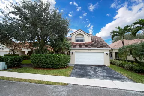 2937 Oak Park Cir, Davie, FL 33328