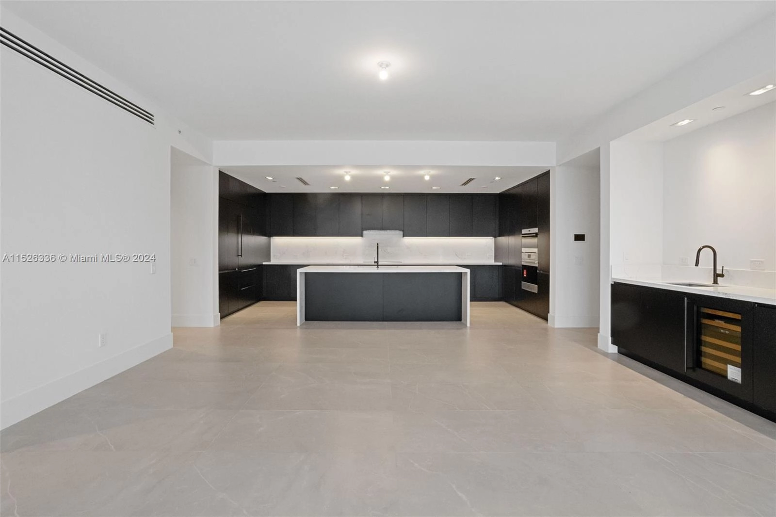 160 Isle Of Venice Dr Unit 203