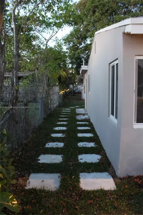 224 SW 3rd Pl, Dania Beach, FL 33004 photo 25