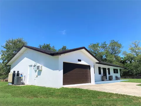 20465 SW 200th St, Miami, FL 33187