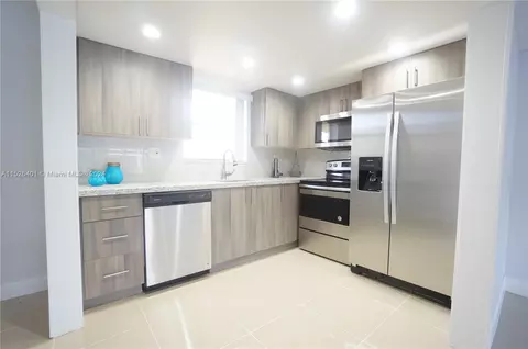 9369 Fontainebleau Blvd #J223, Miami, FL 33172