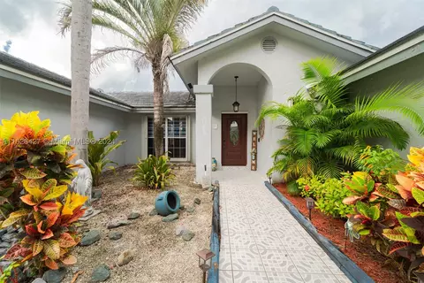 14461 SW 163rd Ter, Miami, FL 33177