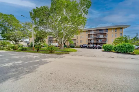 4848 NW 24th Ct #230, Lauderdale Lakes, FL 33313