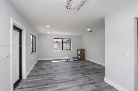 242 E 42nd St, Hialeah, FL 33013 photo 4