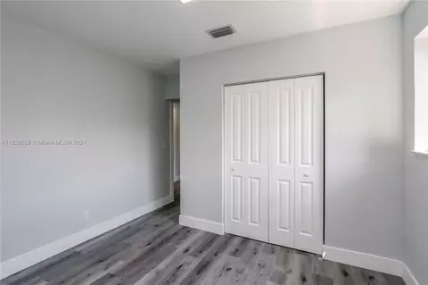 242 E 42nd St, Hialeah, FL 33013 photo 13