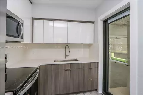 242 E 42nd St, Hialeah, FL 33013 photo 8