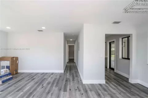 242 E 42nd St, Hialeah, FL 33013 photo 5