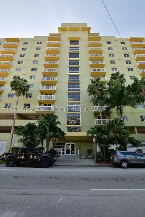 816 NW 11th St #303, Miami, FL 33136