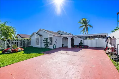 12628 SW 211th St, Miami, FL 33177