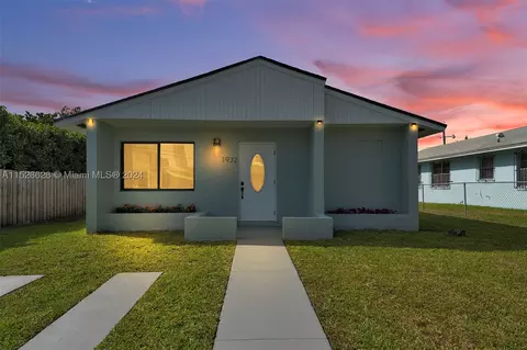 1932 NW 2nd Ct, Miami, FL 33136