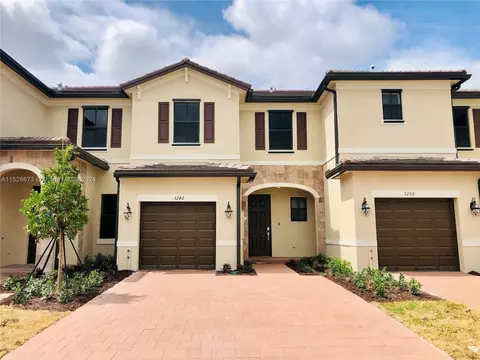 3242 W 108th St #0, Hialeah, FL 33018