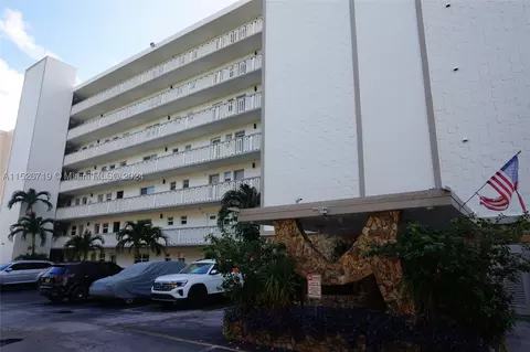 1000 NE 12th Ave #606, Hallandale Beach, FL 33009