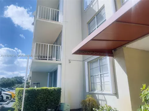 13120 SW 92nd Ave #B-221, Miami, FL 33176