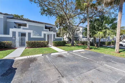 2327 SW 82nd Way #2327, North Lauderdale, FL 33068