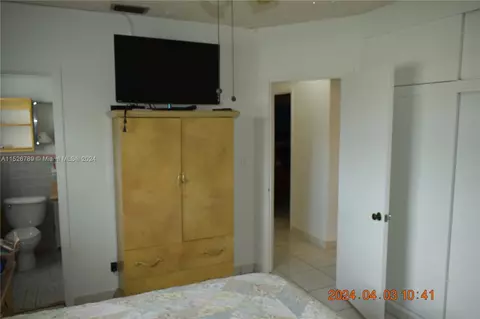 Bedroom - 891 W 53rd St, Hialeah, FL 33012 photo 4 of 4