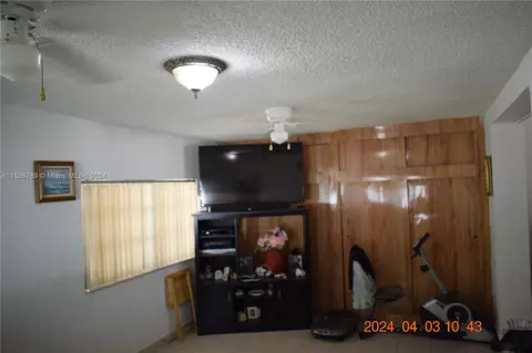 Living - 891 W 53rd St, Hialeah, FL 33012 photo 5 of 5