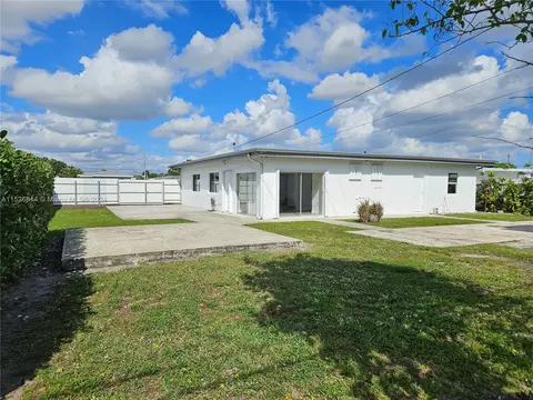 Exterior - 722 E 46th St, Hialeah, FL 33013 photo 6 of 8