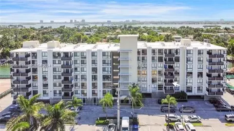 9800 W Bay Harbor Dr #608, Bay Harbor Islands, FL 33154