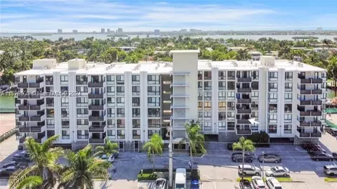 9800 W Bay Harbor Dr #608, Bay Harbor Islands, FL 33154