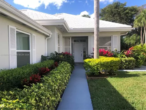 8563 Wakefield Dr, Palm Beach Gardens, FL 33410