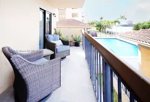 5249 NW 7 St #118, Miami, FL 33126