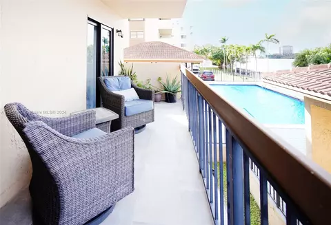 5249 NW 7 St #118, Miami, FL 33126