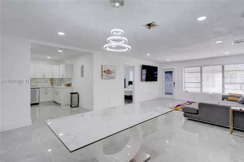 267 NW 30th Ter, Fort Lauderdale, FL 33311