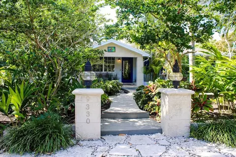 9330 SW 72nd Ave, Pinecrest, FL 33156