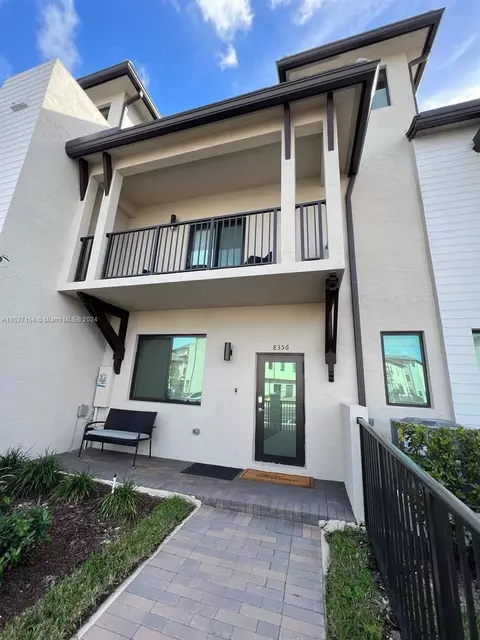 8356 NW 43 St, Doral, FL 33166