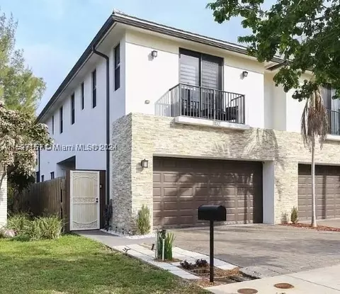 1102 NE 18th Ave, Fort Lauderdale, FL 33304