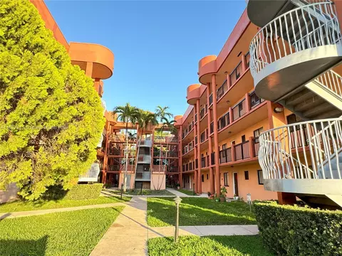 5390 W 21st Ct #212, Hialeah, FL 33016