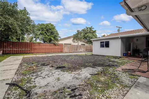 Exterior - 19320 E Saint Andrews Dr, Hialeah, FL 33015 photo 9 of 10