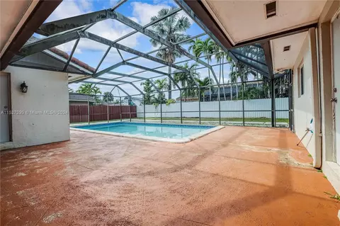Exterior - 19320 E Saint Andrews Dr, Hialeah, FL 33015 photo 6 of 10