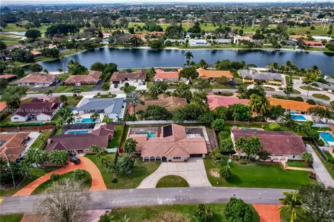 View/Area - 19320 E Saint Andrews Dr, Hialeah, FL 33015 photo 11 of 15