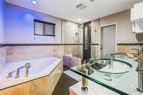 Bath - 19320 E Saint Andrews Dr, Hialeah, FL 33015 photo 1 of 5